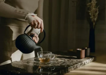 Desinflamatorio y multivitamínico: el té “curalotodo” que debe incluir en su rutina