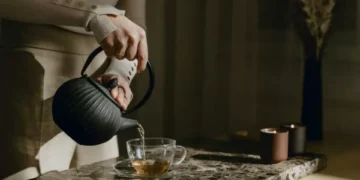 Desinflamatorio y multivitamínico: el té “curalotodo” que debe incluir en su rutina