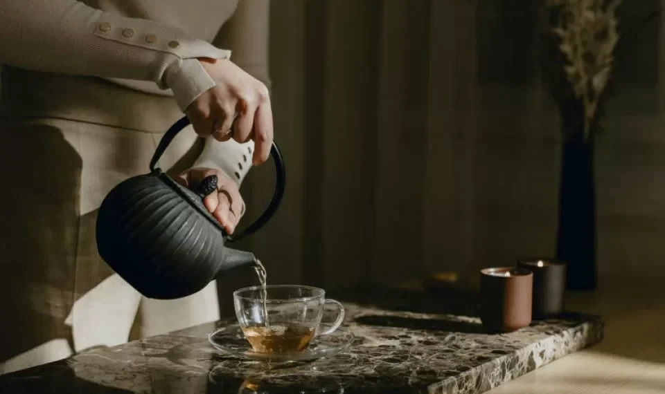 Desinflamatorio y multivitamínico: el té “curalotodo” que debe incluir en su rutina