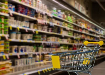 Setor supermercadista fatura R$ 1,067 tri em 2024, equivalente a 9% do PIB, diz Abras