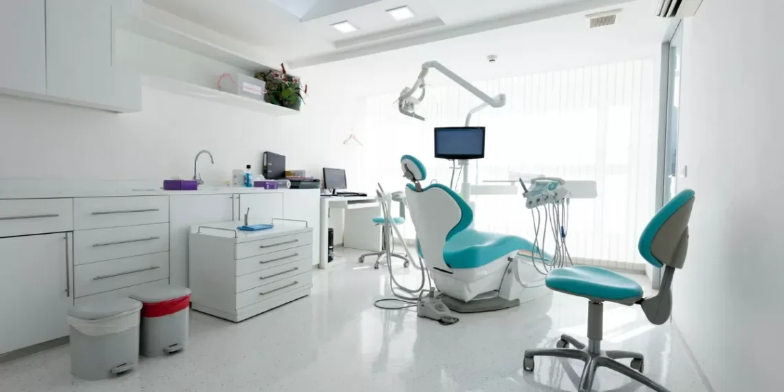 Vítimas de violência doméstica podem fazer reconstrução dentária através de novo programa do SUS