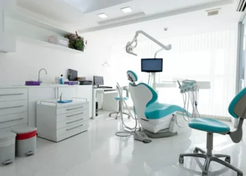 Vítimas de violência doméstica podem fazer reconstrução dentária através de novo programa do SUS