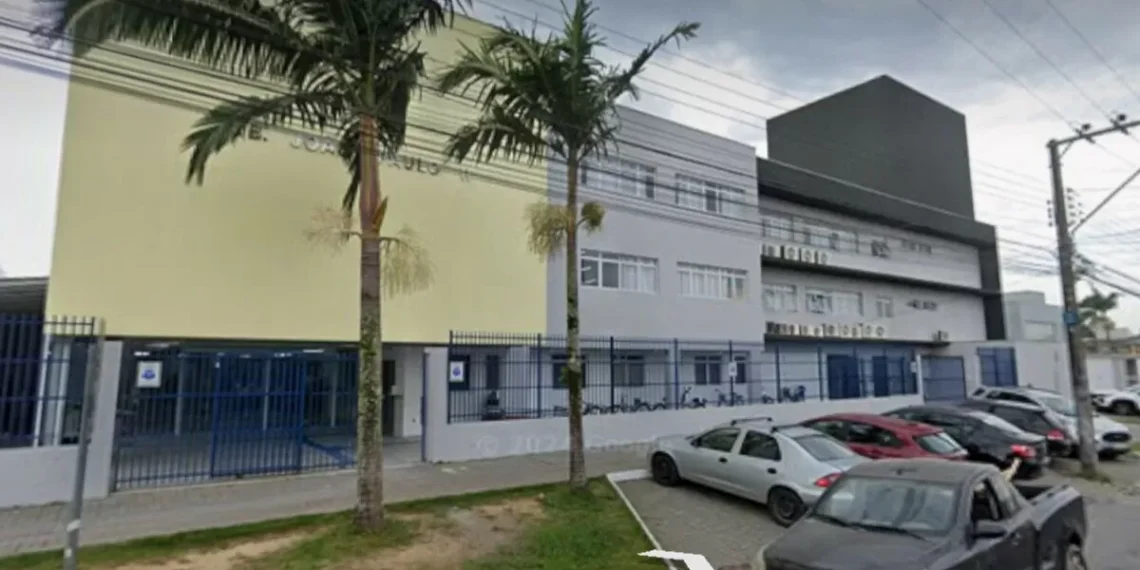 Professor é afastado de escola em Itajaí após denúncias de abuso sexual contra crianças de 5 e 7 anos