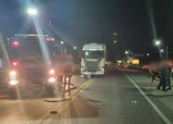 Jovem de 19 anos morre em colisão entre moto e caminhão na BR-470, em Rio do Sul