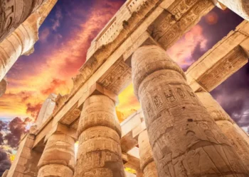 A mensagem oculta escondida em um obelisco egípcio de 3.300 anos em Paris