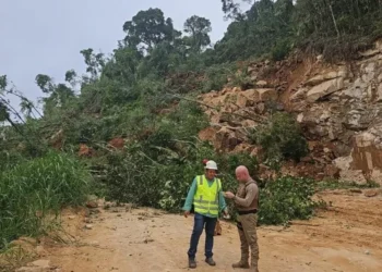 Trabalhador morre soterrado após deslizamento em obra na SC-281