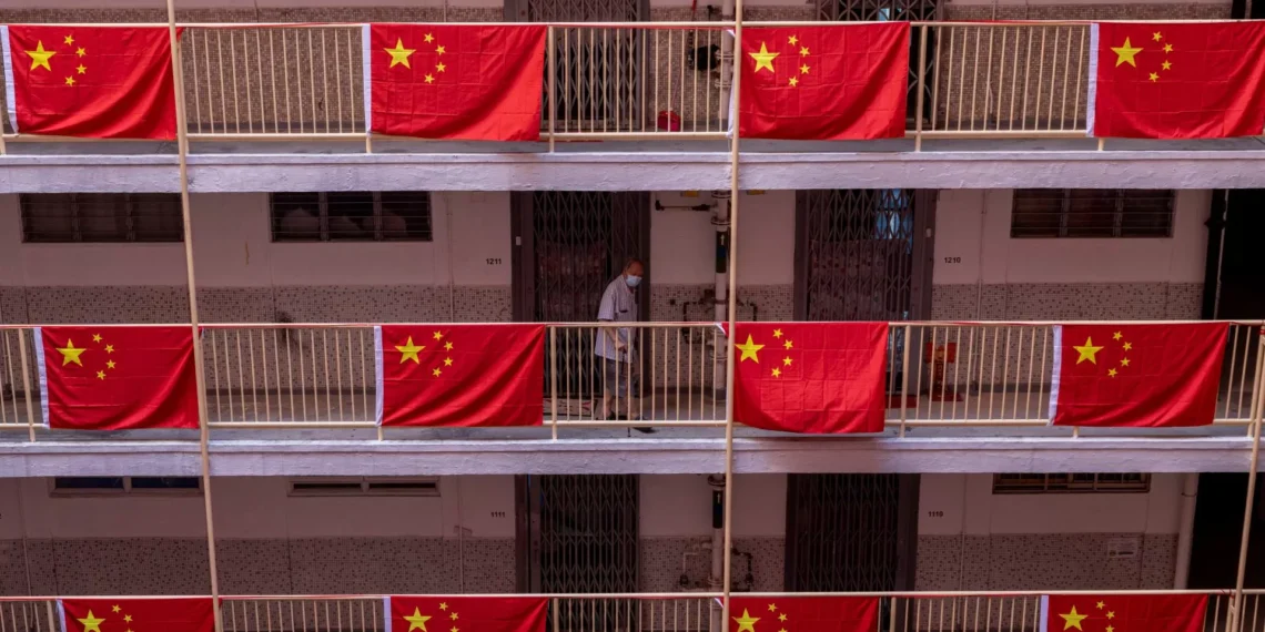 China pede a Reino Unido e União Europeia que mantenham o comércio diante de tarifas