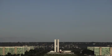 Governo propõe meta fiscal de 0,25% do PIB e salário mínimo de R$ 1.630 para 2026