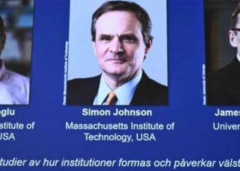 Nobel de Economía dice que se debería pagar para usar redes sociales: sus razones
