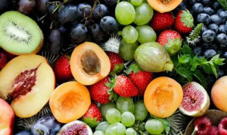 La pequeña fruta que fortalece el corazón y evita el deterioro del cerebro