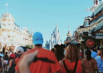 Turismo nos EUA tem maior queda desde a pandemia; Goldman projeta perdas de US$ 90 bi