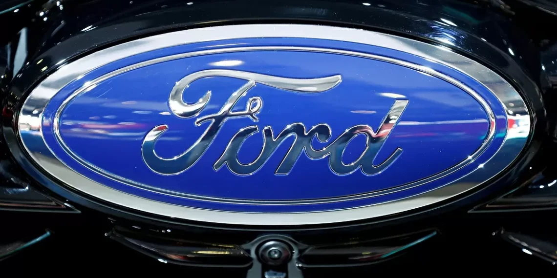 Ford suspende remessas de veículos para China em meio a tarifas, diz WSJ