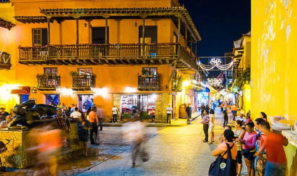 ¿Cuál plaza de Colombia es la más bonita, según la inteligencia artificial?