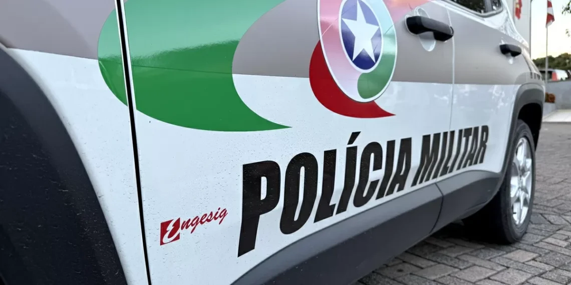 PM prende homem com 6 buchas de cocaína nos bolsos e por dirigir embriagado em Ascurra