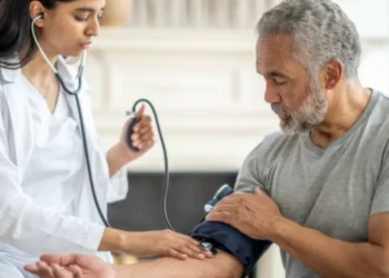 ¿Cuál es la presión arterial alta y la baja? Cifras que deben alertarlo y las que no