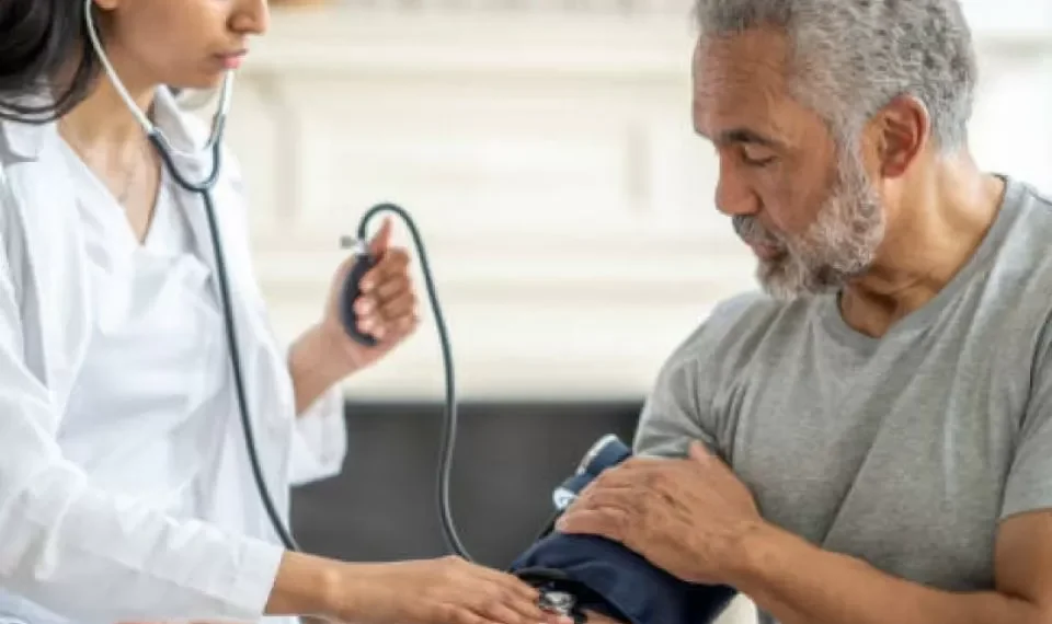 ¿Cuál es la presión arterial alta y la baja? Cifras que deben alertarlo y las que no