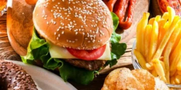 No solo es lo que come: el error que estaría cometiendo al momento de alimentarse