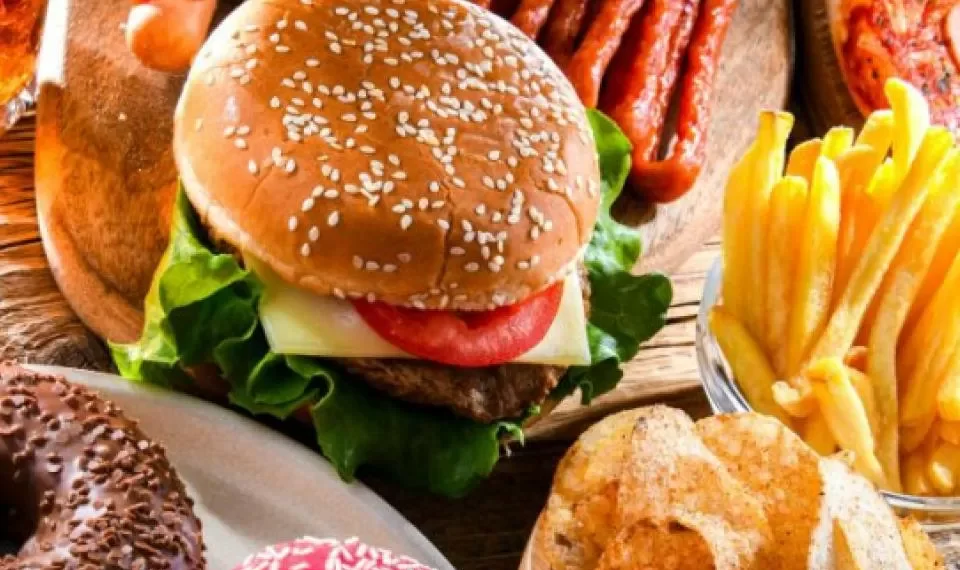 No solo es lo que come: el error que estaría cometiendo al momento de alimentarse