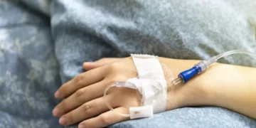 Mulher é atropelada pelo ex-marido em tentativa de feminicídio em Barra Velha