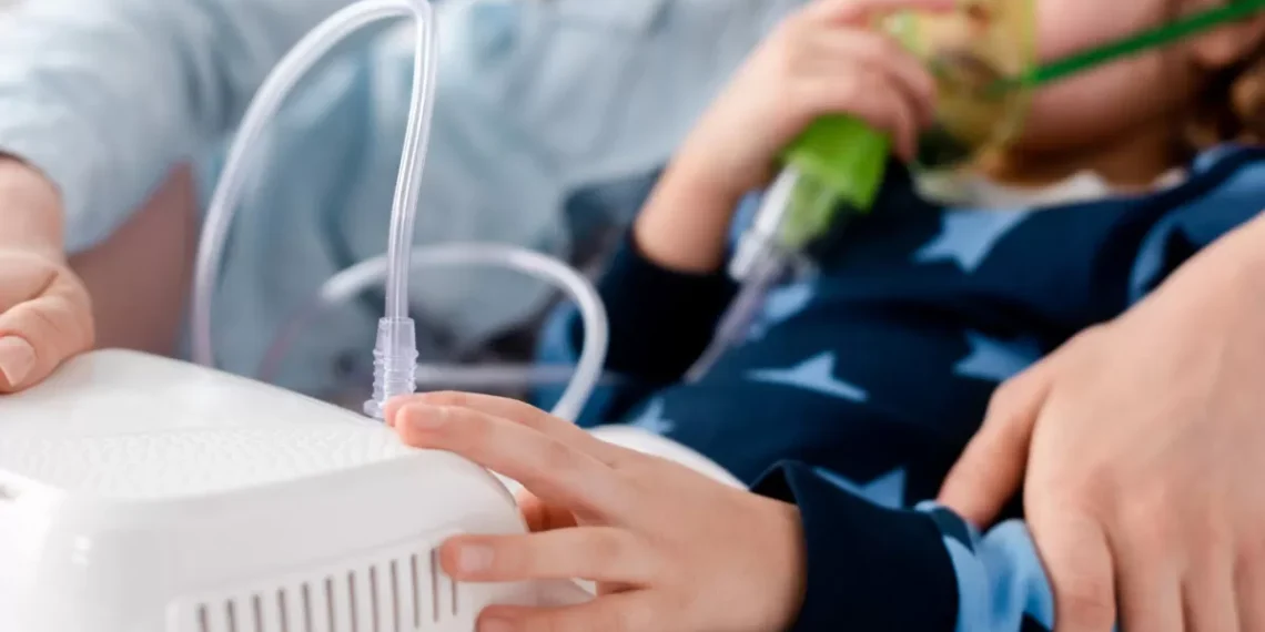 Casos de doenças respiratórias crescem em SC e acendem alerta para crianças e idosos