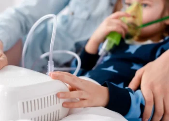 Casos de doenças respiratórias crescem em SC e acendem alerta para crianças e idosos