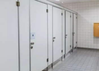 Homem é denunciado por ato obsceno em banheiro de shopping em Jaraguá do Sul