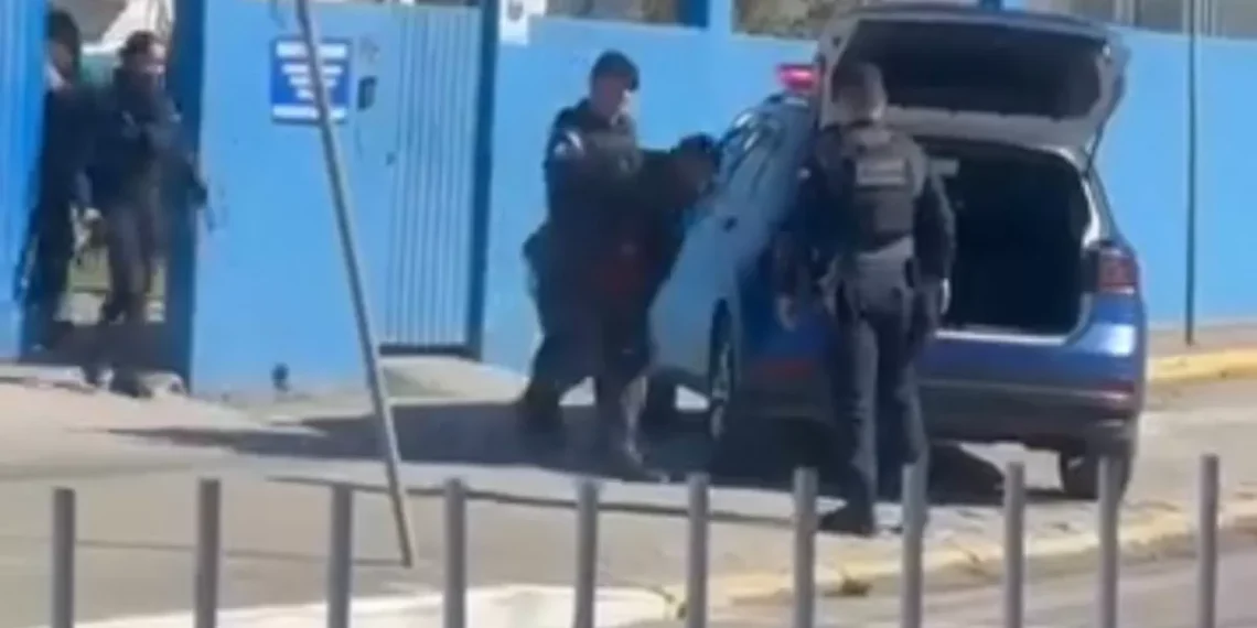 Homem com 45 passagens policiais e em surto psicótico invade escola em SC
