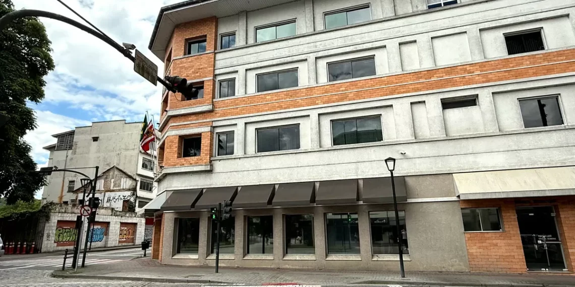 Câmara aprova lei contra inauguração de obra inacabada e facilita tributos via Pix em Blumenau