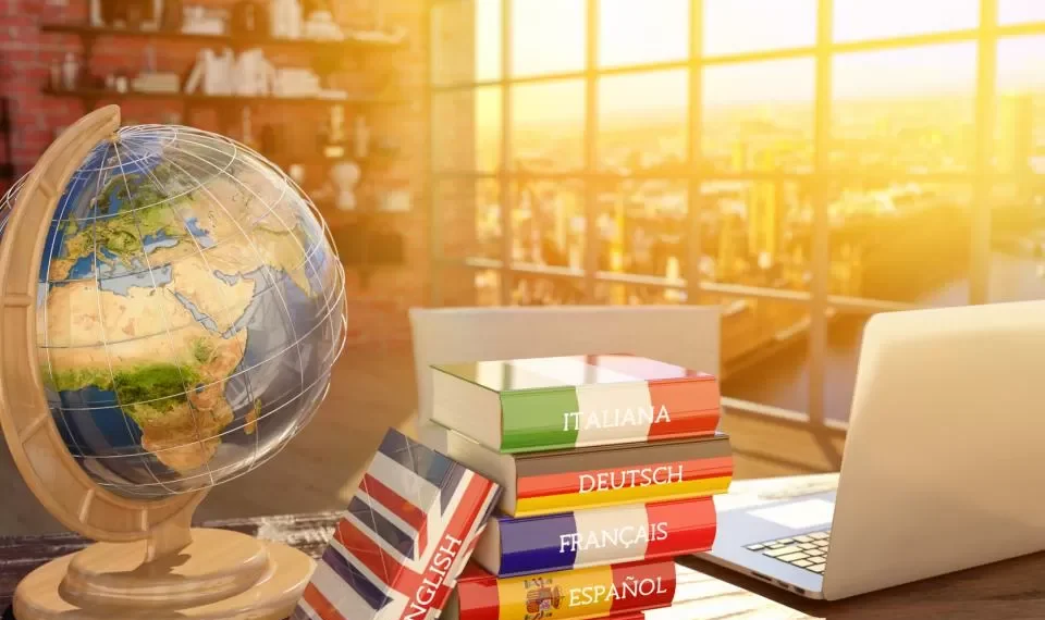 Ni inglés ni japonés: los 3 idiomas que más aprenden los colombianos