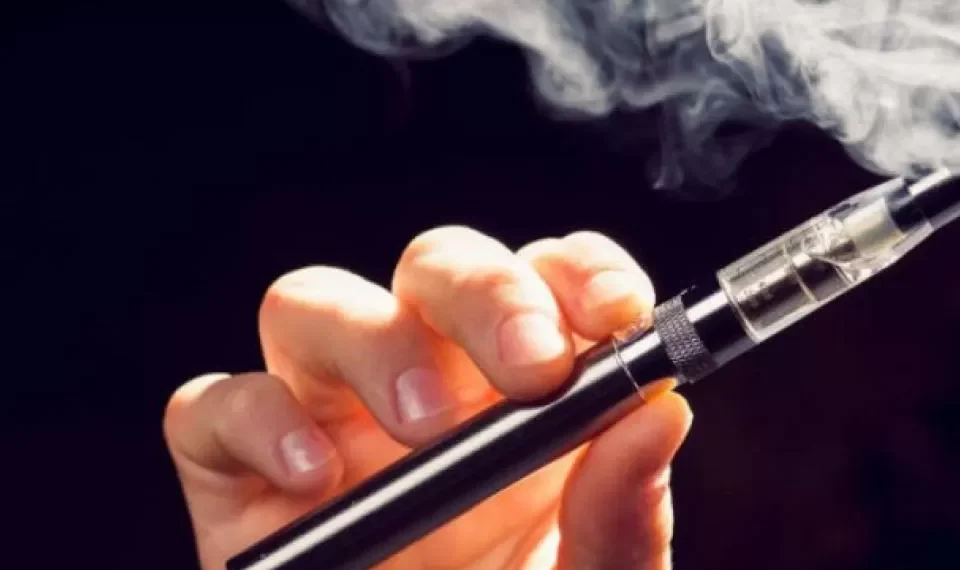 Preocupación médica: pediatras advierten sobre los daños del vapeo en jóvenes