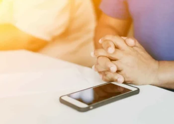 Quer se conectar mais com sua fé? Veja 5 aplicativos que podem ajudar