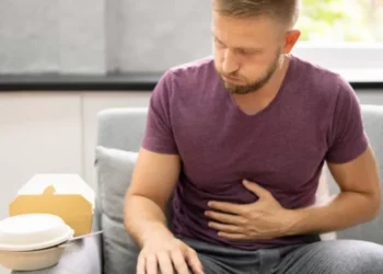 ¿Dolor de estómago? La diferencia entre una ‘gripe estomacal’ y una intoxicación