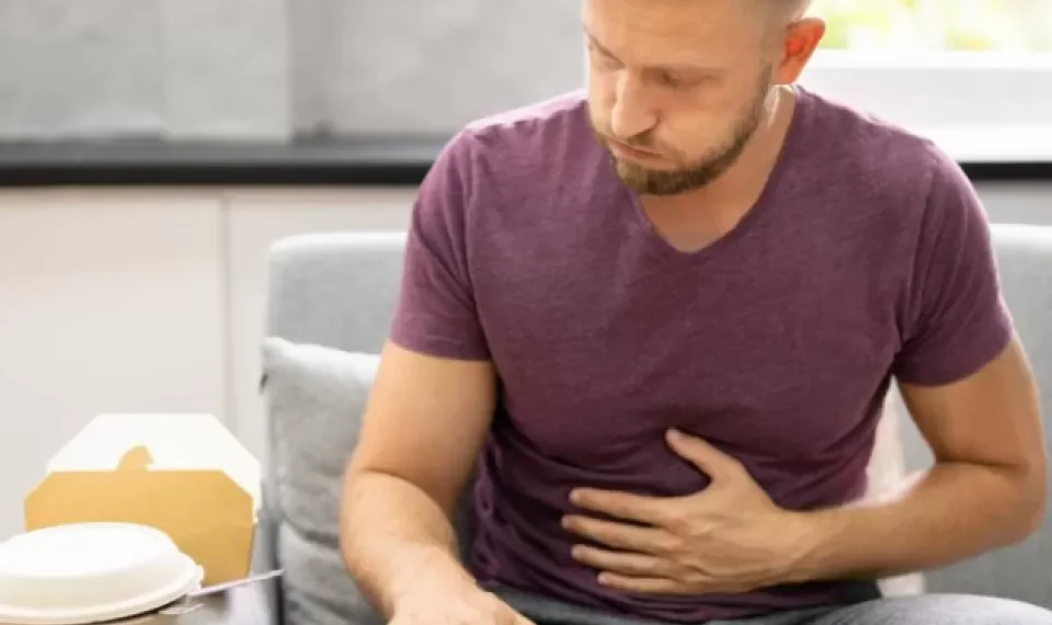 ¿Dolor de estómago? La diferencia entre una ‘gripe estomacal’ y una intoxicación