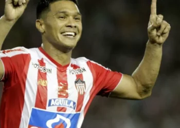 ¿Teófilo, presidente? La curiosa declaración del futbolista tras ser condecorado