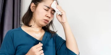 O que é a perimenopausa e como afeta as mulheres?