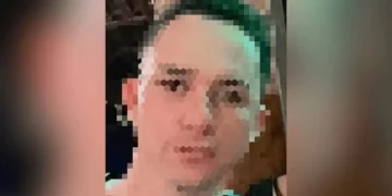 Médico suspeito de matar namorada adolescente se entrega à polícia