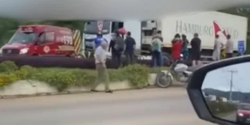 Ciclista de 34 anos sofre ferimentos graves após ser atingido por carreta em Ascurra