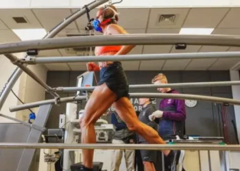 La maratonista de 77 años que asombra a la ciencia por su forma de envejecer