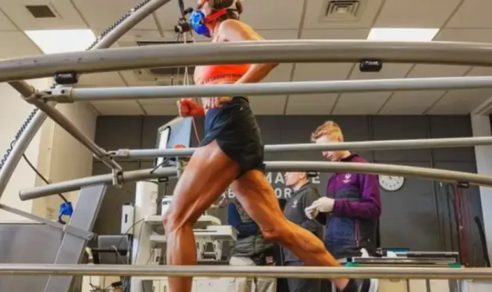 La maratonista de 77 años que asombra a la ciencia por su forma de envejecer