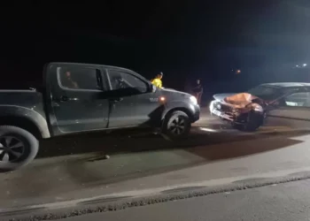Colisão frontal entre dois veículos envolve 8 pessoas BR-470 em Pouso Redondo