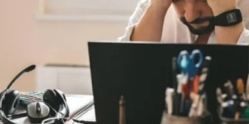 Trabajar en exceso podría cambiar la estructura del cerebro, según estudio