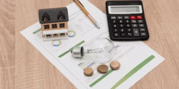 Conta de luz terá cobrança extra em junho, informa Aneel