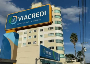 Viacredi lidera cooperativismo financeiro no Brasil ao ultrapassar 1 milhão de cooperados