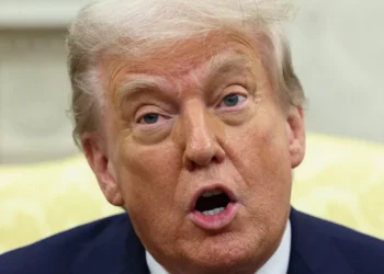 Trump diz que tarifa básica para os países permanece em 10%