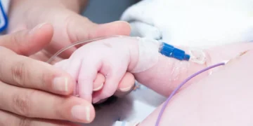 No Dia das Mães, MPSC garante transferência de emergência de bebê em estado grave