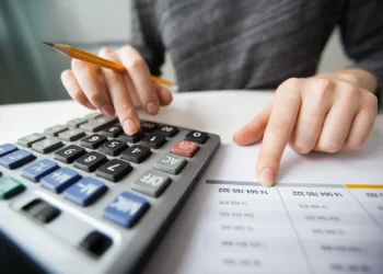 Brasileiros vão trabalhar até 29 de maio apenas para pagar impostos