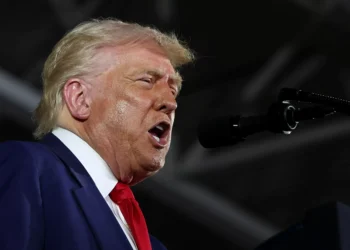 Trump diz que economia dos EUA está em “transição” e pede que Fed reduza juros