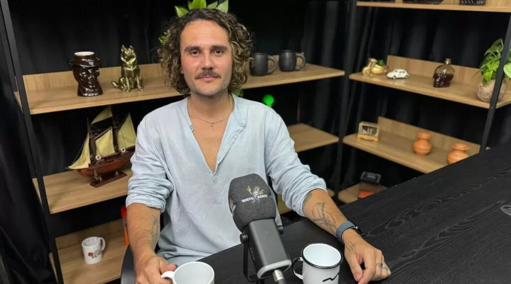 Manny: De oito anos sem salário à própria assinatura no cenário artístico