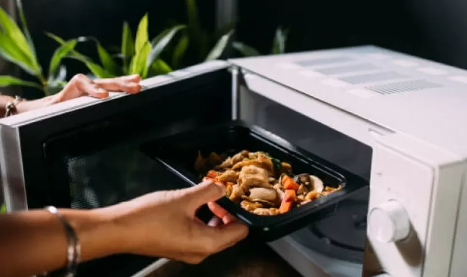 Por qué la comida sabe mejor el día después de haberse cocinado