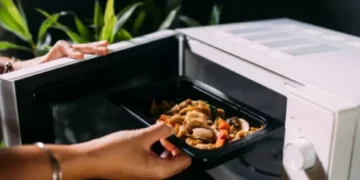 Por qué la comida sabe mejor el día después de haberse cocinado